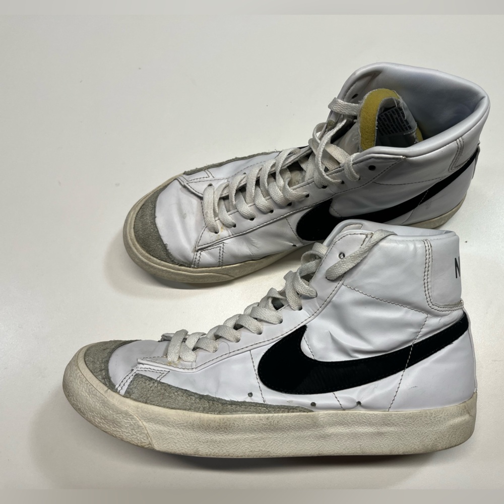 Nike Blazer Mid ‘77 Vintage Black / White Shoes Women’s Size 9.5